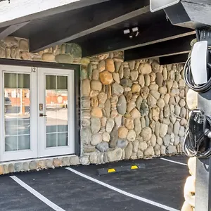 Apartment South Chalet-boutique Suite-minutes To Heavenly & Tahoe, South Lake Tahoe